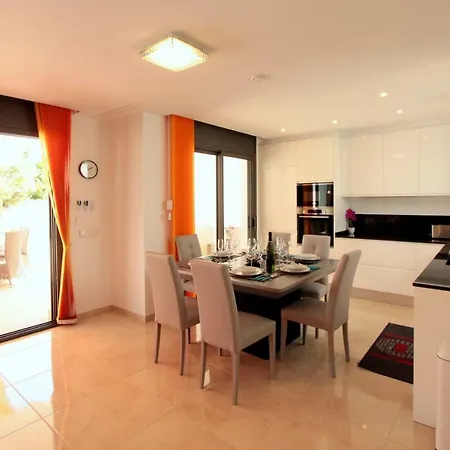 Leon Inmo Nicole - 10699 Villa Empuriabrava