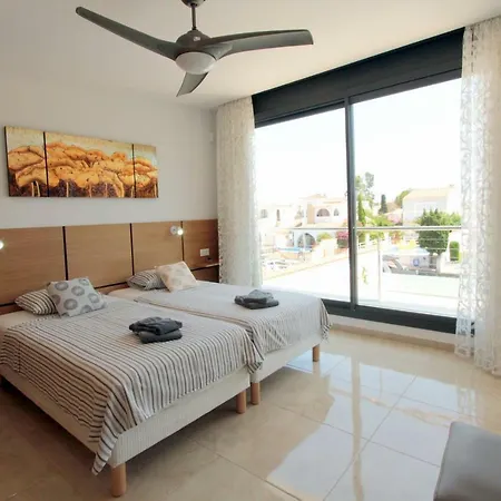 Villa Leon Inmo Nicole - 10699 Empuriabrava