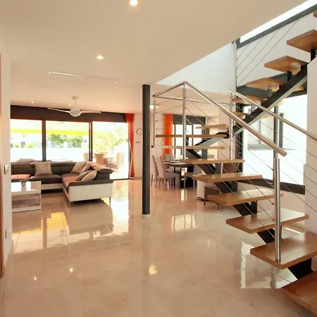 Leon Inmo Nicole - 10699 Villa Empuriabrava